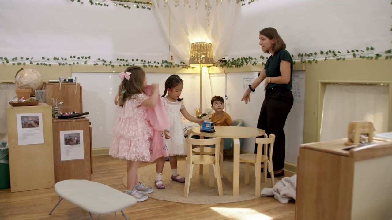 Play Leader: Staying in Role to Solve a Problem in Home Play